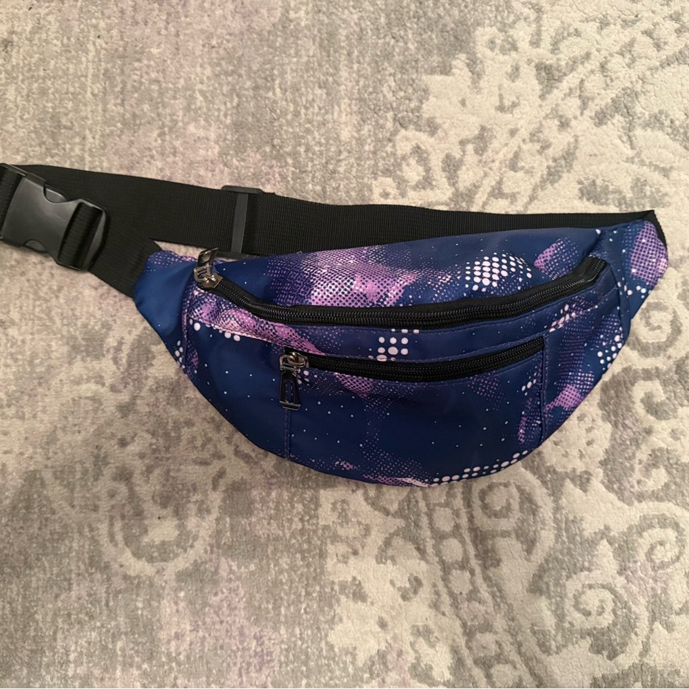 Like New! Stylish Waist/Crossbody Bag. Generous size, Water-Repellent Nylon.